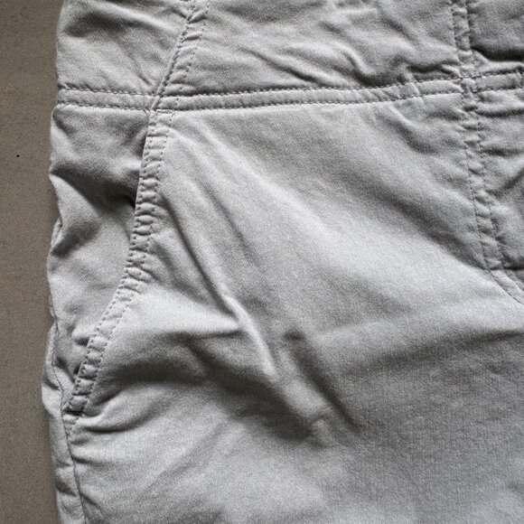 IZOD Golf Light Gray Stretch Shorts Women’s Size 6 | Pockets Mesh Lining Rayon B - Picture 2 of 9